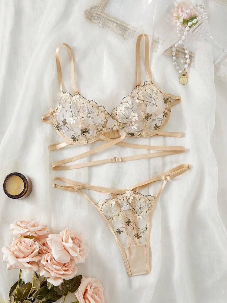 Women's Skin-Friendly Embroidered Floral Sexy Mature Lingerie Set,