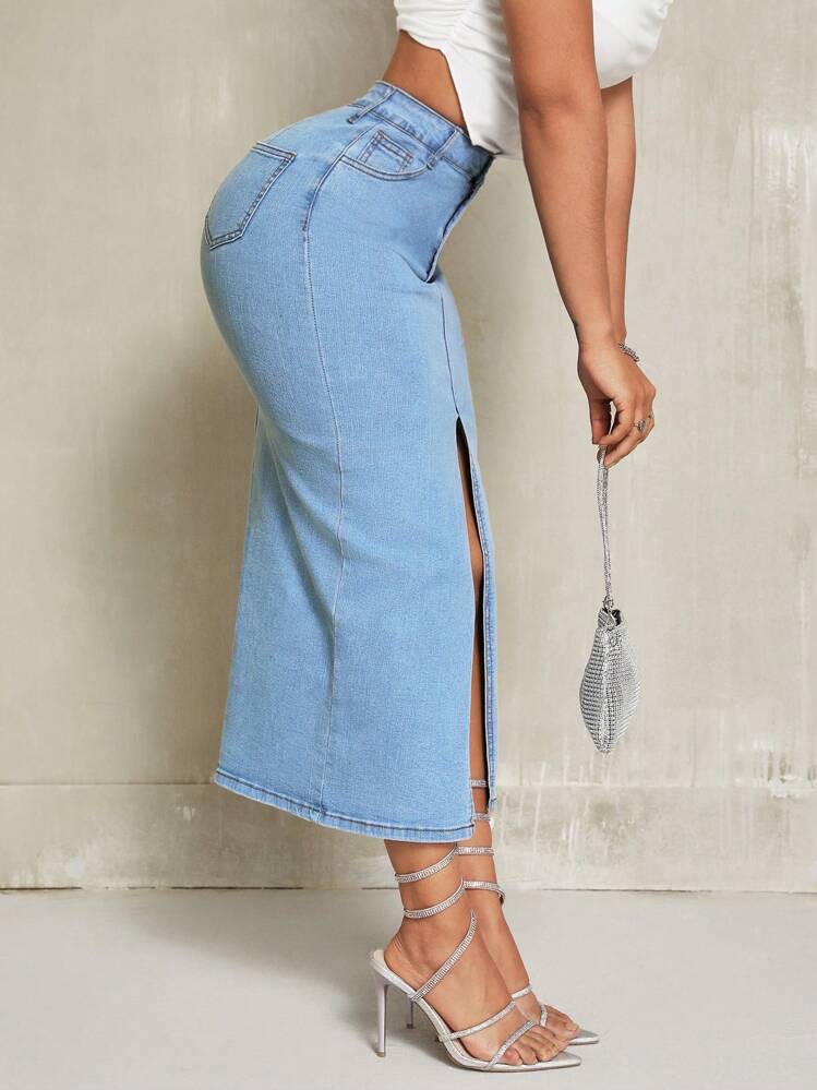 Front Slit Slim Fit Denim Skirt en light wash 1