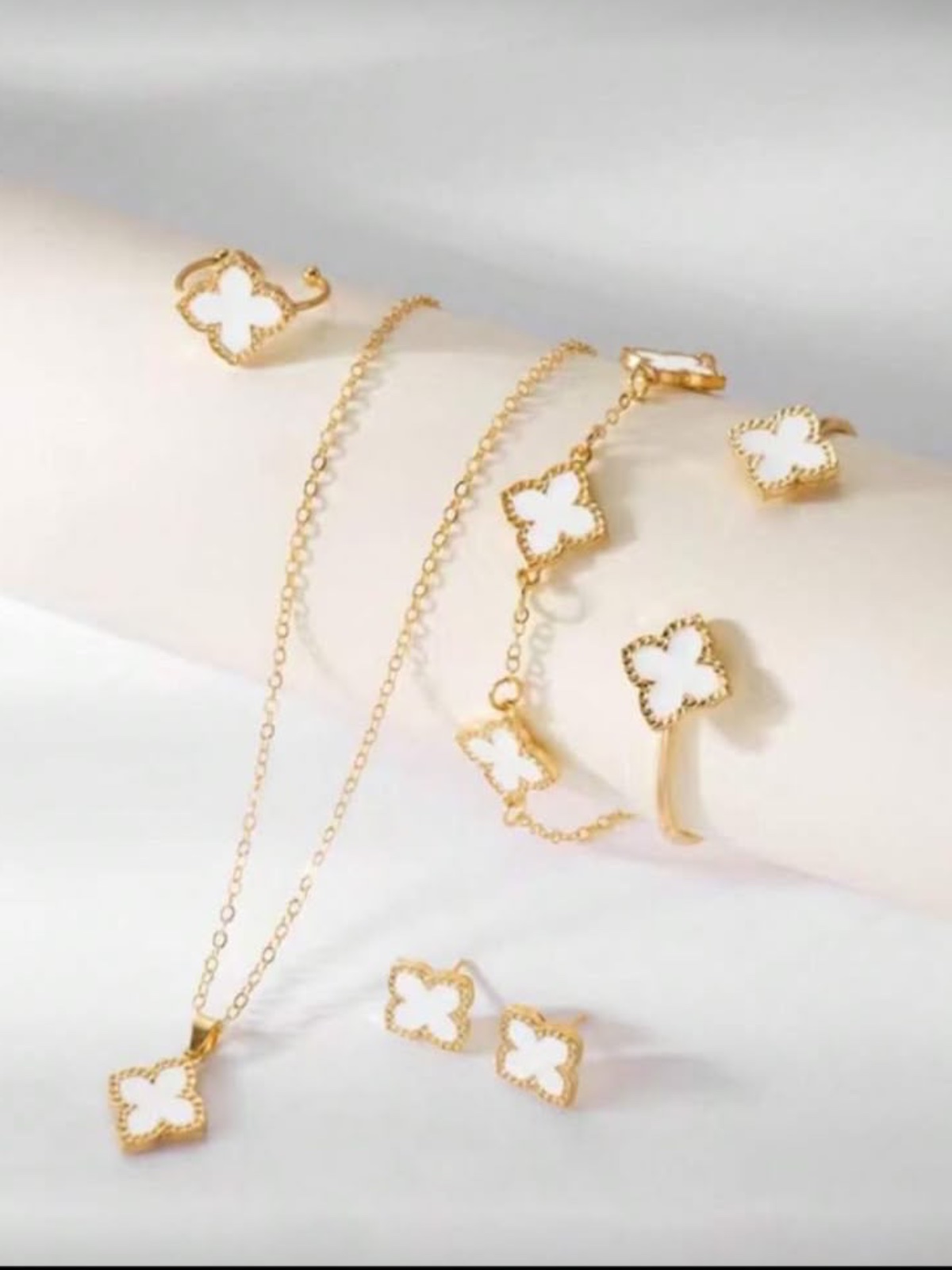 Accesorio 5 piezas flor en dorado, talla Talla Única